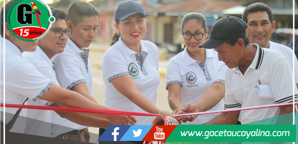 Inauguración de vías en el A.H. Ulises Reátegui en Yarinacocha 