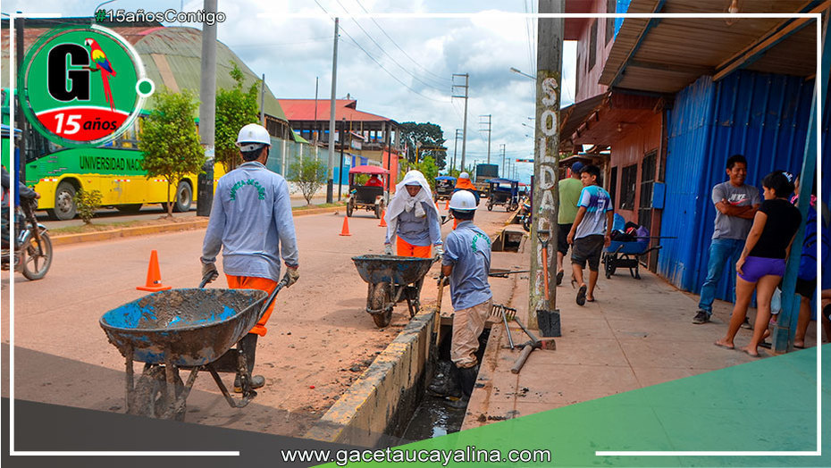 Municipalidad de Manantay realiza limpieza de los drenes pluviales de la Av. Túpac Amaru