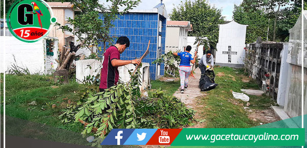 Trabajadores municipales realizan limpieza en el cementerio general de Pucallpa  