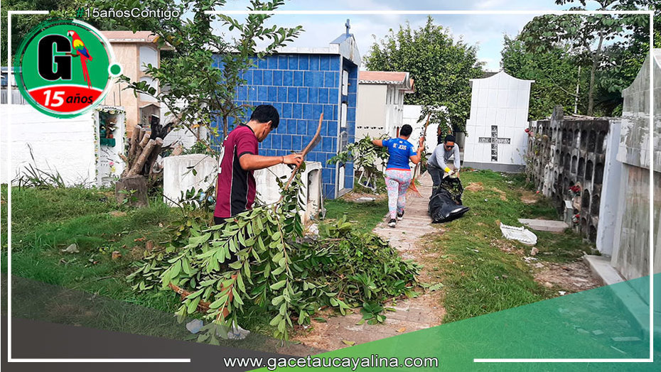 Trabajadores municipales realizan limpieza en el cementerio general de Pucallpa