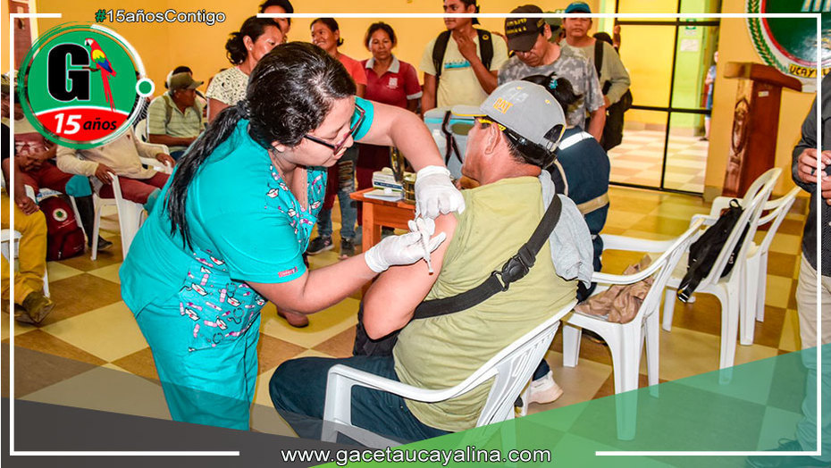 Realizan vacunación a trabajadores de municipalidad de Atalaya