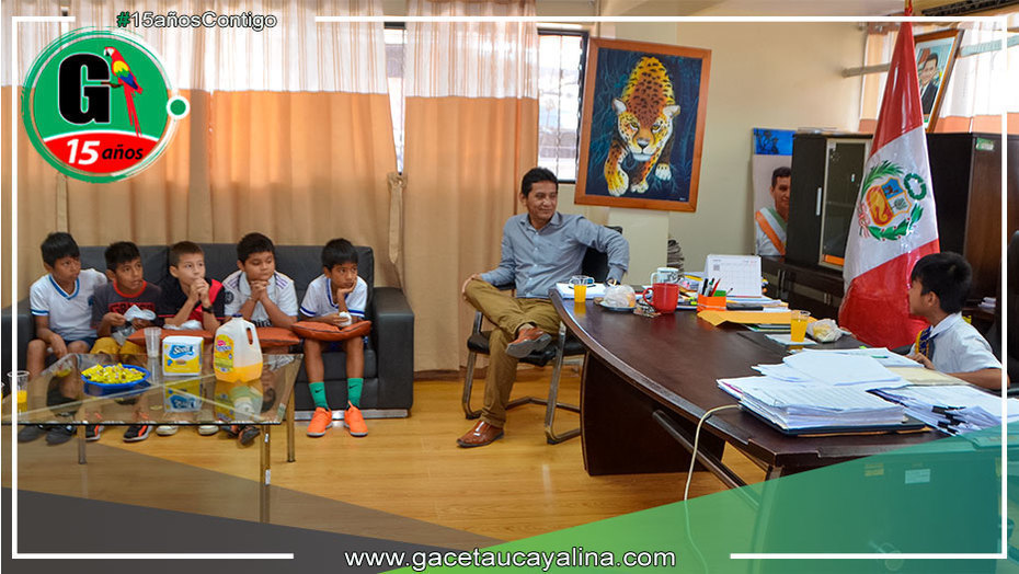 Alcalde de Manantay recibió la visita del municipio escolar de la I.E. Nº 64040 José Abelardo Quiñonez