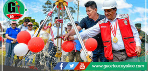 Alcalde de Sepahua responde con obras al iniciar la construcción del polideportivo del barrio "San José"