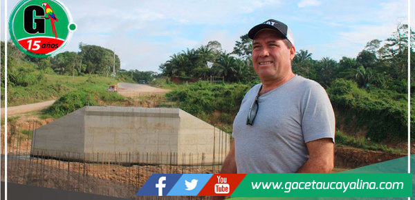 Gobernador inspeccionó avances en construcción de puente Tahuayo en carretera Neshuya-Curimaná