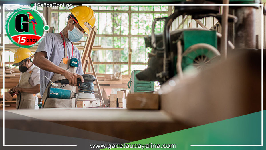 MYPES ucayalinas aprenden a elaborar muebles de madera con finos acabados