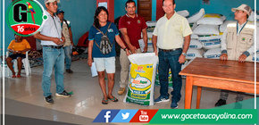 Alcalde de Atalaya y Proyecto de Inversión entregan alimento a beneficiarios piscícolas para fortalecer la cadena productiva