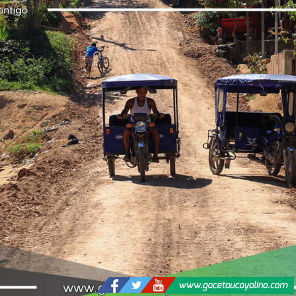 Alcalde de Contamana realiza trabajos de mejora en Pasaje Belén y otras calles