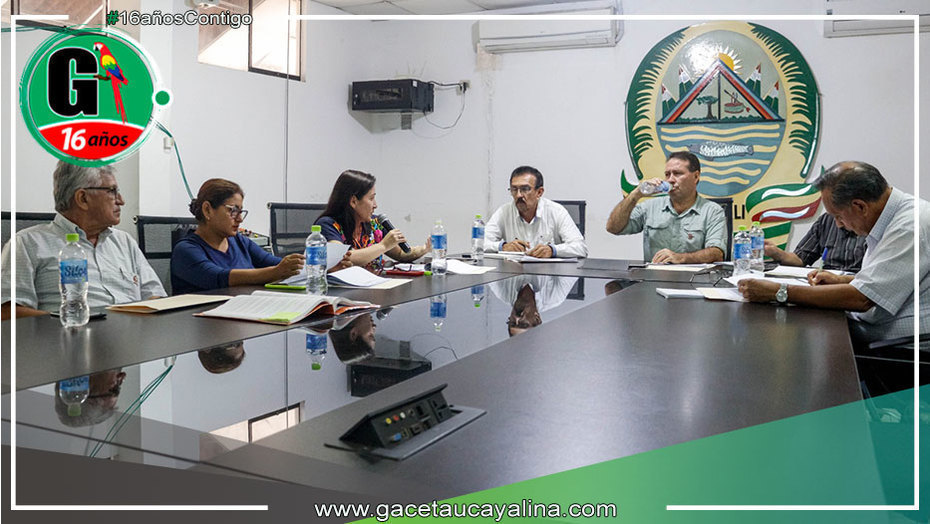 Alcaldesa de la MPCP asiste a reunión de consejo directivo fidecomiso regional