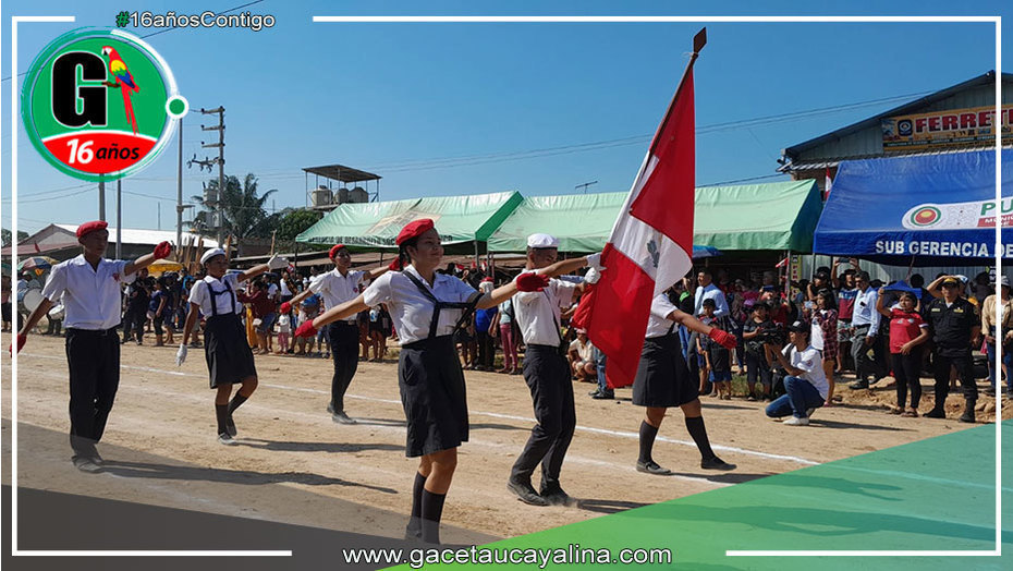Alcaldesa participó en el desfile cívico en el Bloque 09