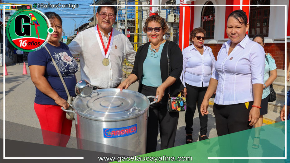 Alcalde de la MPU realiza entrega de utensilios de cocina para mejorar el Programa Vaso de Leche