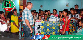 Alcalde de Atalaya entrega colchonetas y víveres a más de 160 estudiantes deportistas