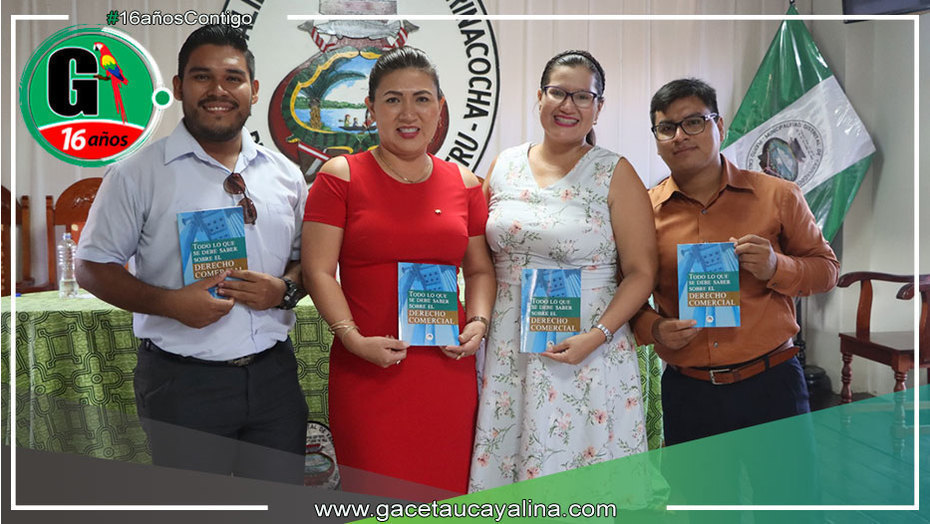Presentan libro sobre derecho comercial elaborado por estudiantes de la UNU