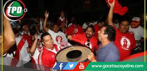 Hinchada peruana realizó banderazo previo al duelo contra Brasil