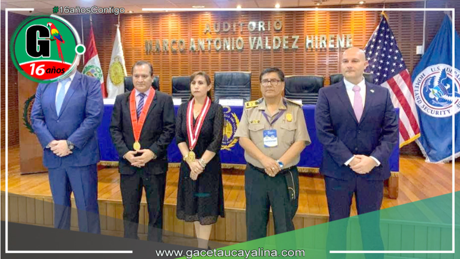 Fiscal de la Nación llegó a Iquitos para inaugurar evento y se fue sin dar declaraciones