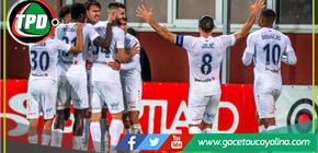 ¡El triunfo está asegurado! Luis Iberico marca el gol decisivo en el 1-0 de Riga FC contra Auda.