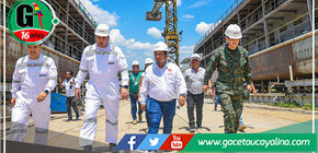 Gobernador de Loreto inspeccionó construcción de embarcaciones para atención en salud