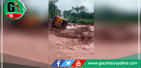 Incidente en Bajo Marankiari: Huaico Interrumpe Ruta Chanchamayo-Satipo con Impactante Arrastre de Bus