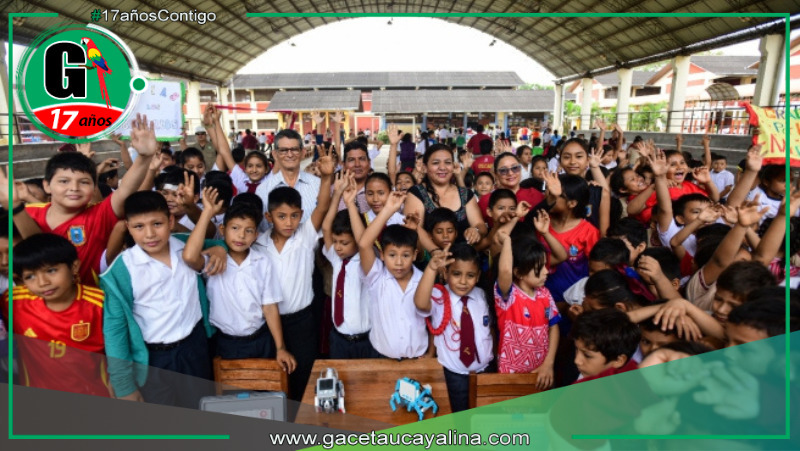 Gore Ucayali entrega 452 muebles escolares y proyecta inversión millonaria en infraestructura educativa