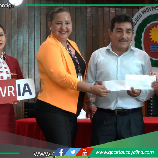 Alcaldesa premia a ganadores de “Viva Pucallpa” en ceremonia especial