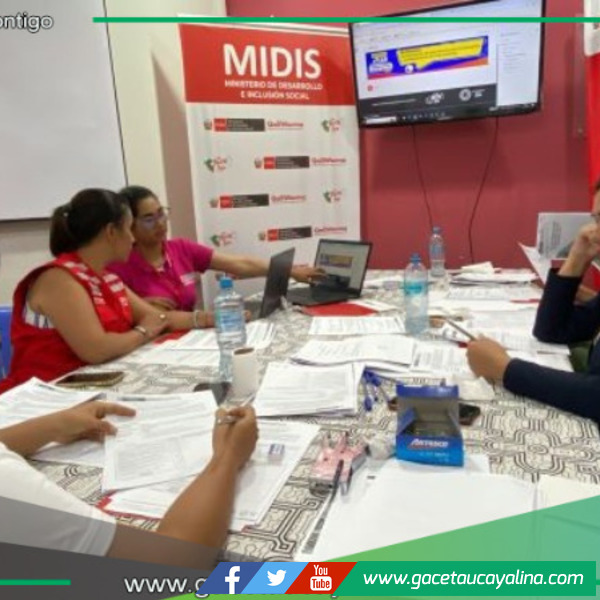 Escuela loretana destaca en concurso nacional por biohuerto innovador