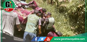 Colisión entre automóvil y minivan genera alarma por exceso de velocidad