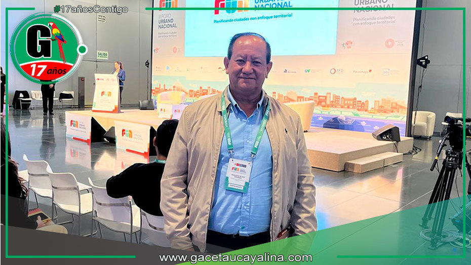 Alcalde de Atalaya asiste a foro sobre planificación territorial