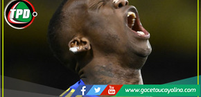 ¿Otra baja ante Uruguay? Advíncula se sometió a resonancia magnética por dolor en la pierna