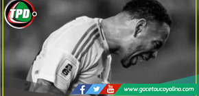 ¿Es duda ante Argentina? Alexander Callens no completó sesión de entrenamientos