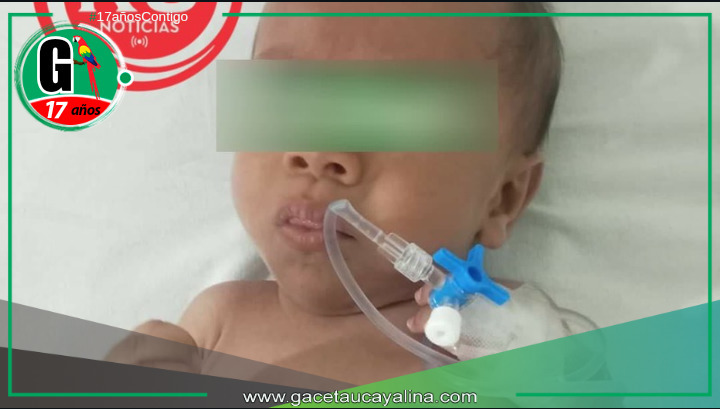 Bebé abandonado en plaza del Reloj Público necesita ayuda urgente.
