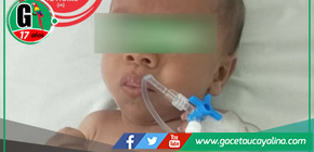 Bebé abandonado en plaza del Reloj Público necesita ayuda urgente.