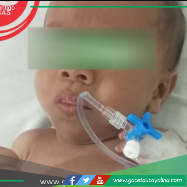 Bebé abandonado en plaza del Reloj Público necesita ayuda urgente.