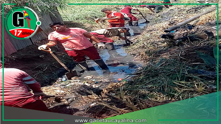 Limpian cauces y cunetas en zonas críticas de Pucallpa