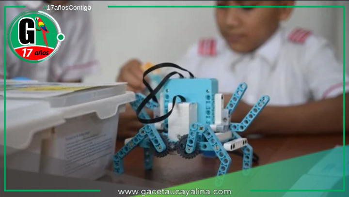 Más de 1000 docentes de Coronel Portillo se especializan en robótica y programación.