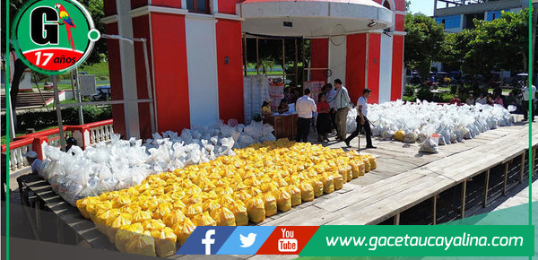 Rodolfo Lovo entrega 600 canastas básicas familiares en Contamana