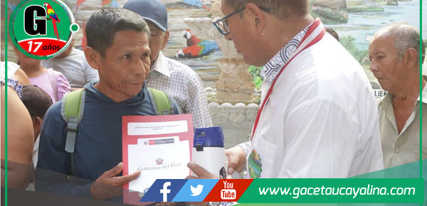 Rodolfo Lovo entrega 1800 títulos a tres asentamientos humanos de Contamana