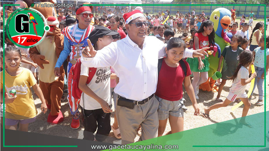 Alcalde lleva alegría a cinco mil niños en Contamana