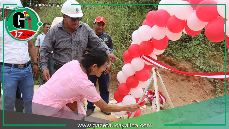 Alcalde Rodolfo Lovo inaugura nueva vereda peatonal en Petroperú en Contamana