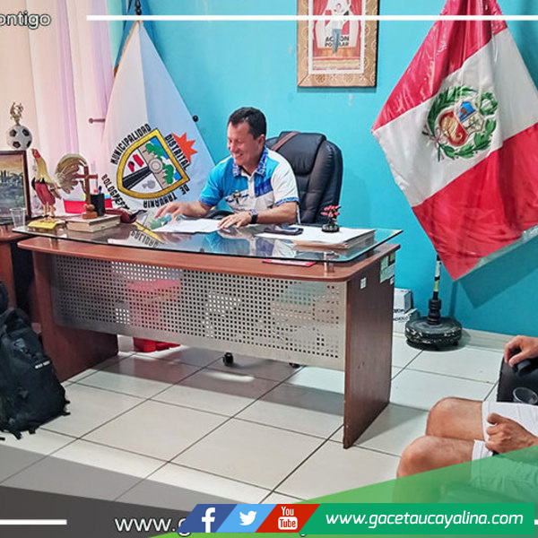 Alcalde de Tahuanía y Director de IESTP Atalaya coordinan acciones para el nuevo ciclo académico