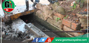 MPCP continúa trabajando en la descolmatación de cuneta en los jirones urubamba y pachitea 