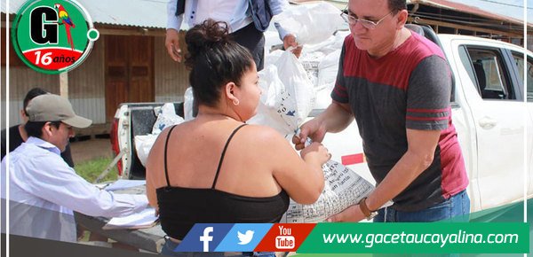  Regidores de la Municipalidad Provincial de Ucayali brindan ayuda a afectados por inundaciones en Contamana