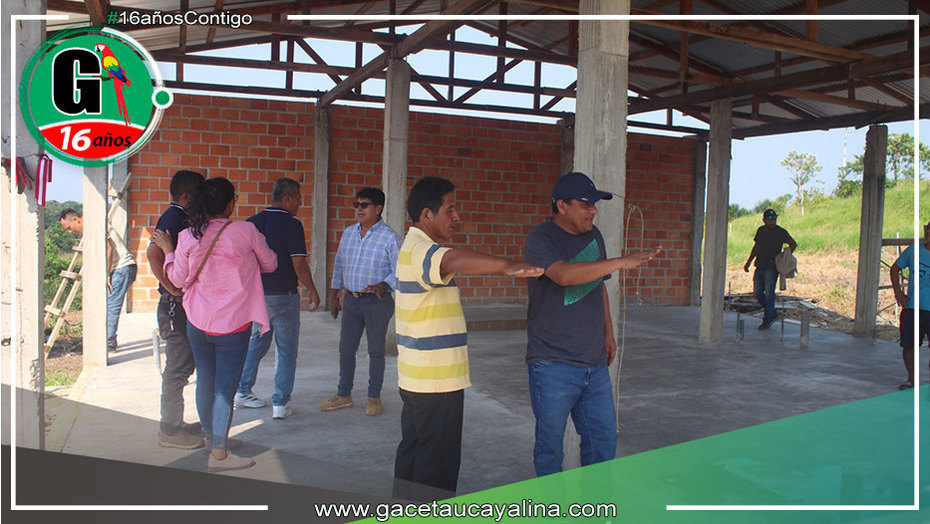 Alcalde Econ. Iván Mendoza supervisa avances en obra de centro de salud en Curimaná
