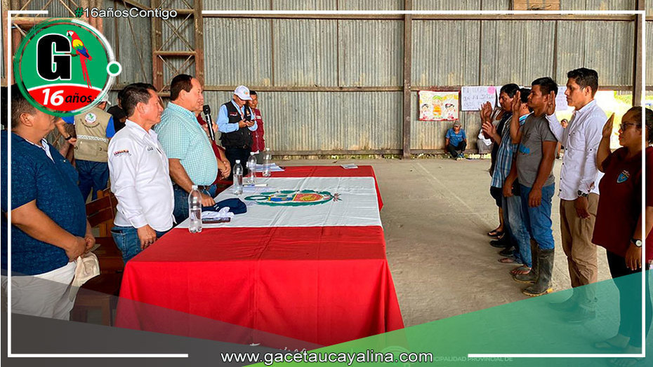 Alcalde de Atalaya juramenta comité pro distrito en Nueva Italia