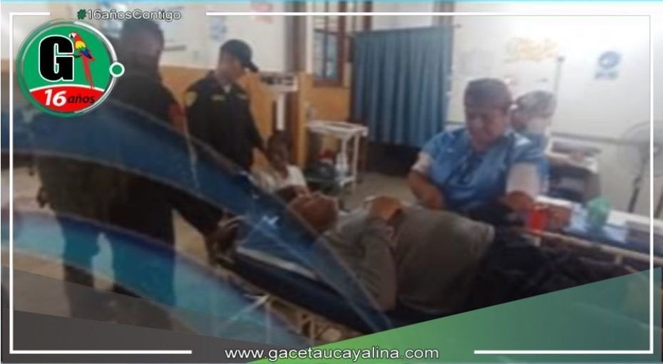 Policías de la brigada de busqueda y rescate salvan a personas de la tercera edad de morir en la agreste Selva