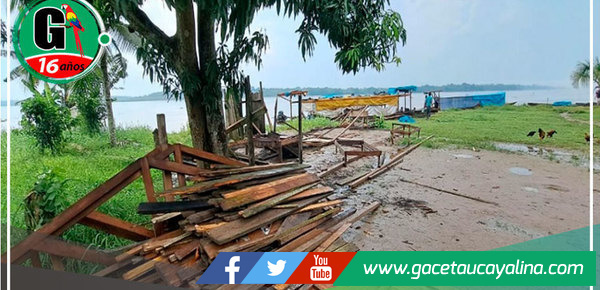 Indeci Loreto entrega ayuda humanitaria a familias afectadas por desborde del río Ucayali