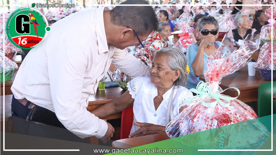 Gestos de Gratitud: Alcalde Lovo Celebra a Madres Adultas Mayores en Contamana