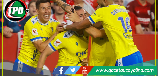 El Cádiz consigue un agónico triunfo en el Sánchez Pizjuán y sigue soñando con la permanencia