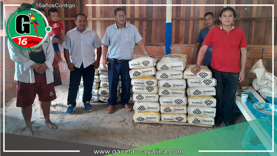 Alcalde Rodolfo Lovo Tello dona material de construcción a iglesia evangélica en Ucayali