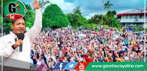 Gobernador entrega resolución de seneamiento físico legal a A.H San Jose 