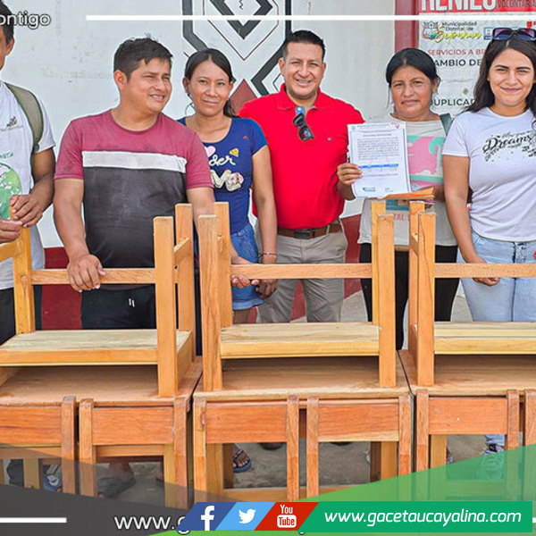 Alcalde John Salcedo Ríos dota de sillas y carpetas a institución educativa "Sol Naciente"