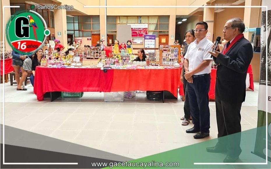 Emprendedoras loretanas llevan a cabo Feria Artesanal en Corte Superior por el Día de la Madre